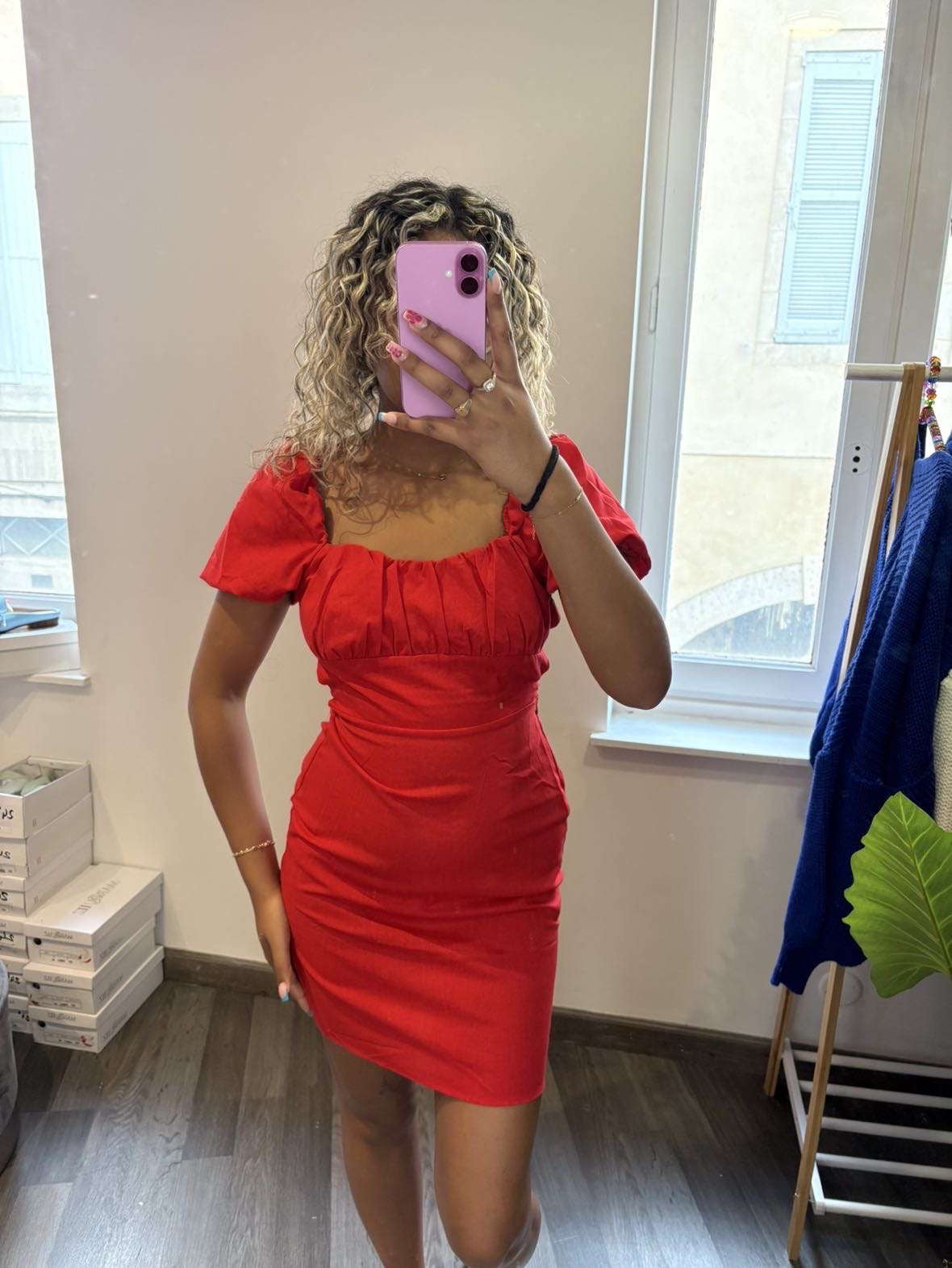 Robe courte à manche bouffante